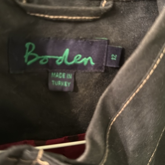 Boden Waxed canvas Jacket with Stitch Details, size 12 is different for Boden! - Picture 4 of 9